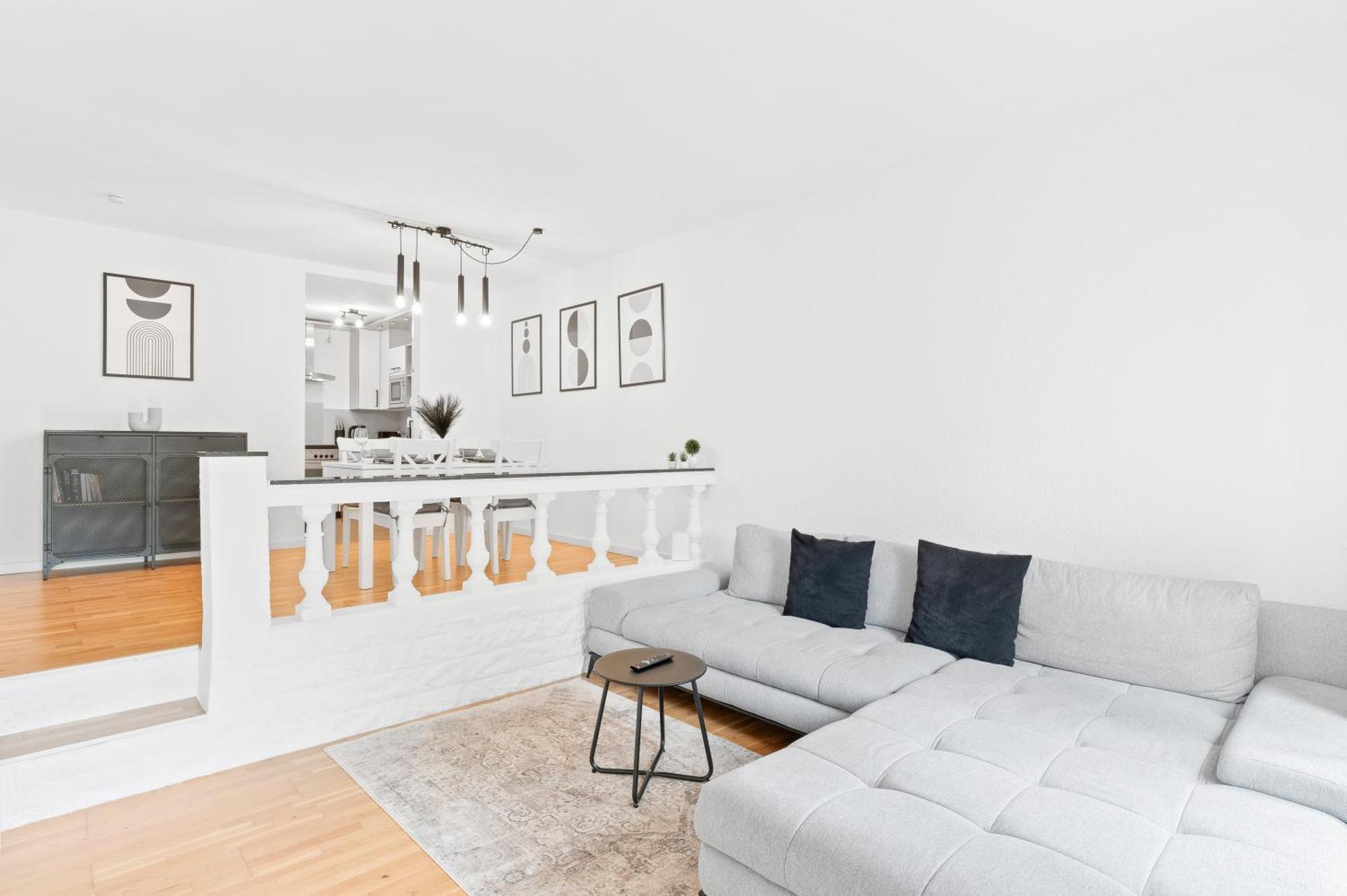 Kingsize Bett, Terrasse, Netflix, Zwei Zimmer Pforzheim Exterior photo