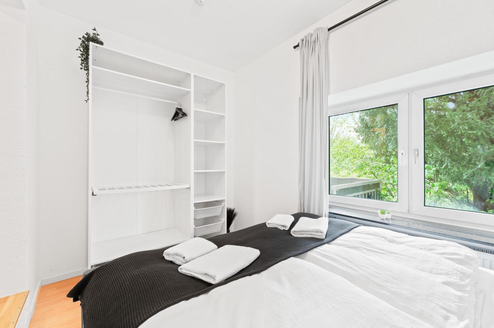 Kingsize Bett, Terrasse, Netflix, Zwei Zimmer Pforzheim Exterior photo